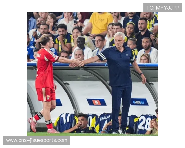 穆里尼奥执教本菲卡，欧冠首赛季带队晋级附加赛